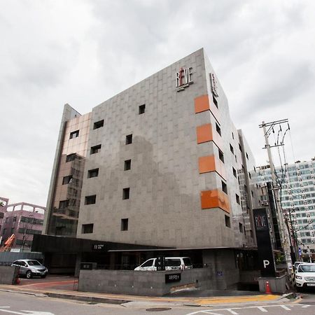 Suwon Reve Hotel Exterior foto