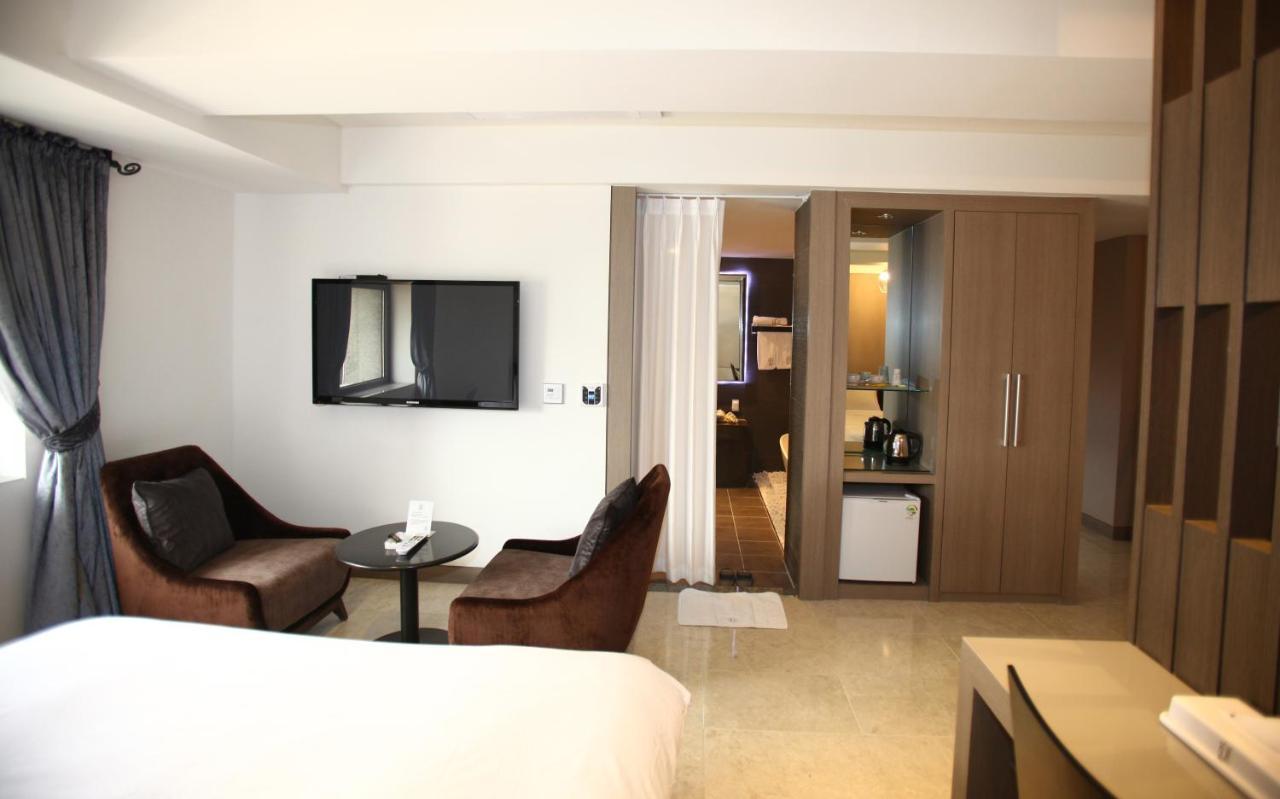 Suwon Reve Hotel Exterior foto